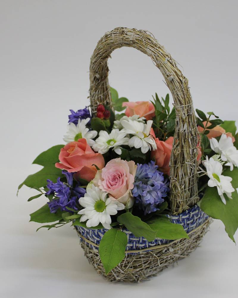 Композиция «Розовое лукошко»